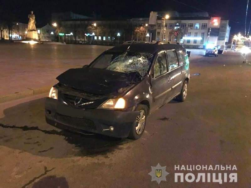 У Рівному під колесами автомобіля загинув пішохід, водія затримали