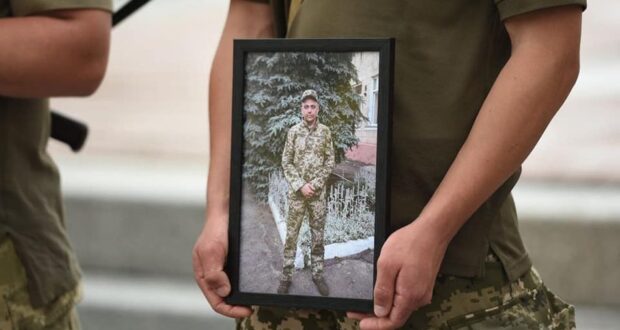 У Рівному попрощалися із військовим Павлом Мельничуком