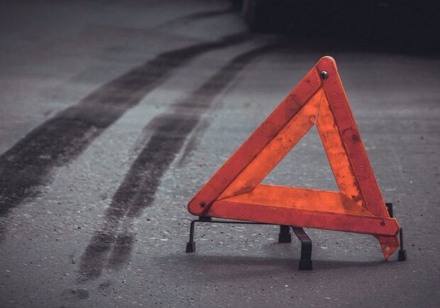 У Рівному розшукують водія автомобіля, який збив неповнолітню і втік