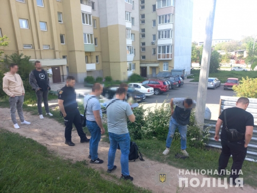 У Рівному затримали чоловіка, який крав скриньки для пожертв ЗСУ