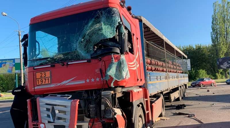 У Рівному затримали п'яного перевізника газових балонів, який спричинив ДТП