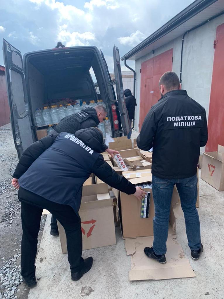 У рівнянина вилучили цигарки та алкоголь на понад мільйон гривень