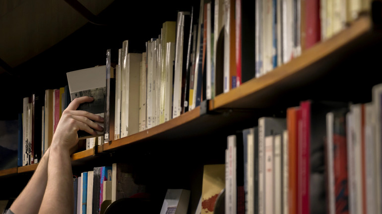 У США жінка повернула книжку в бібліотеку аж через 99 років