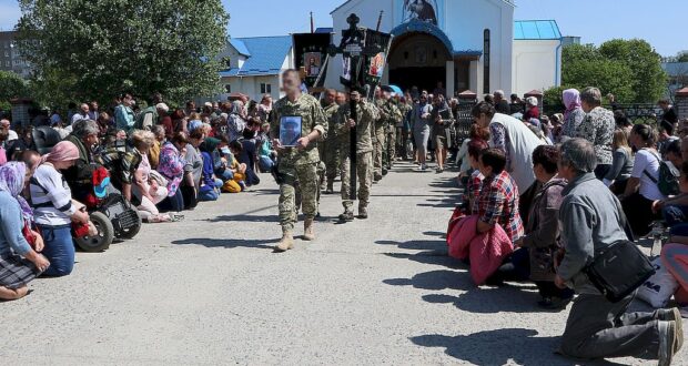 У Вараші попрощалися із Володимиром Кравчуком, який загинув на Миколаївщині