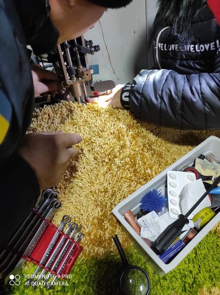 У Вараші жінка прошила собі наскрізь палець