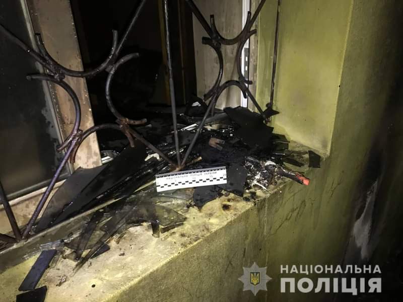 У Здолбунів невідомий підпалив офісне приміщення: його розшукують поліцейські