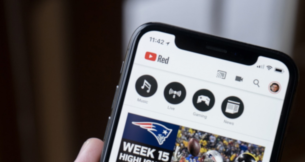 Українцям пояснили, чи законно завантажувати відео з YouTube