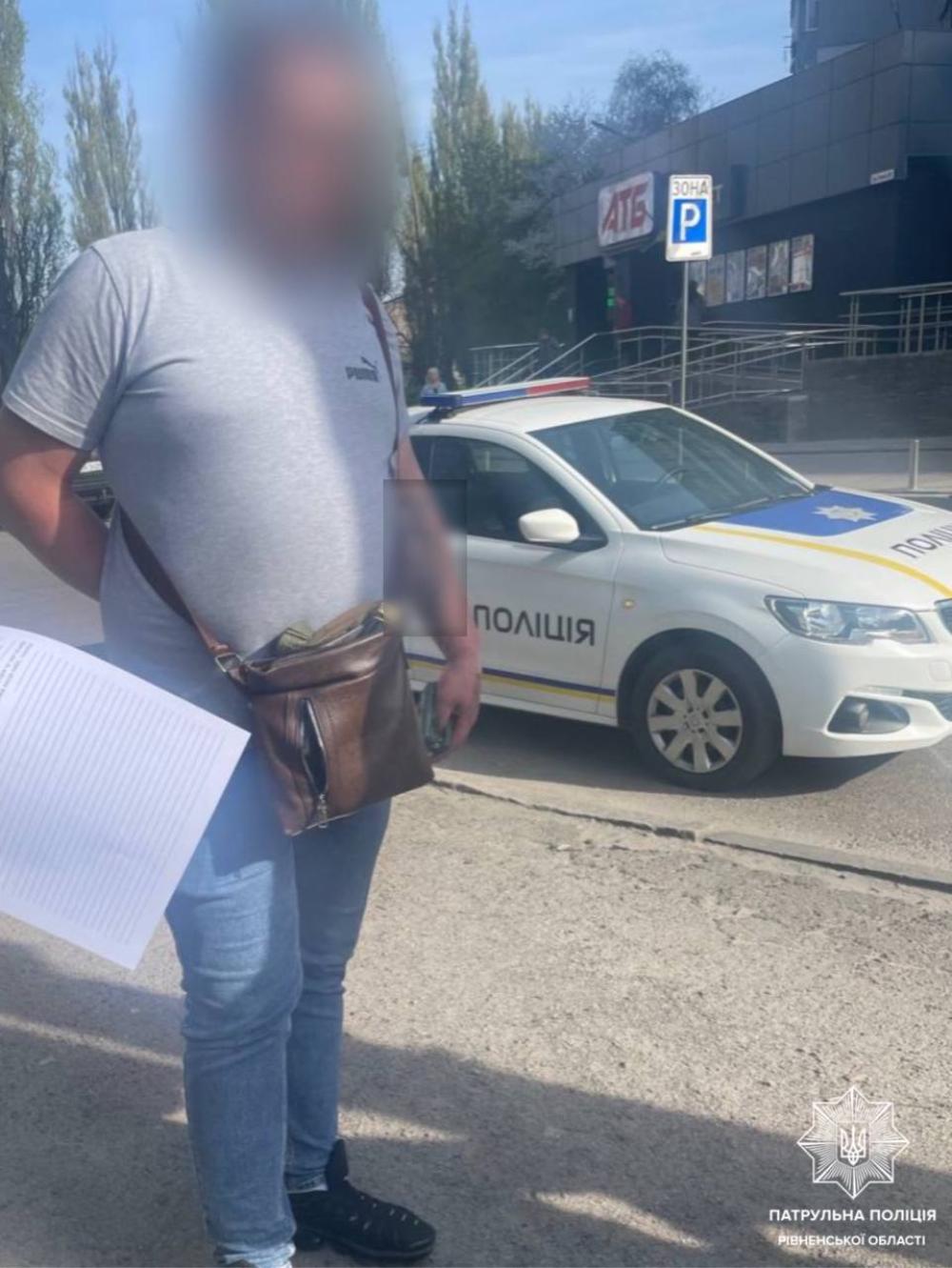 В одному із скверів Рівного лунали постріли