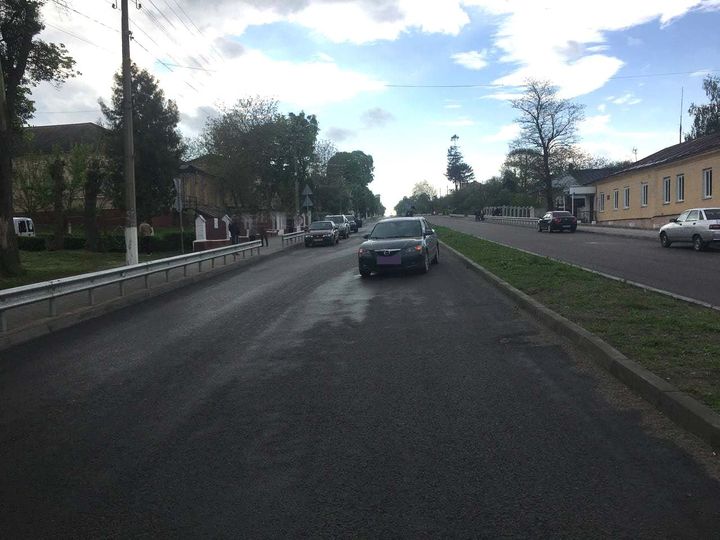 В Острозі під колеса автомобіля потрапила дитина