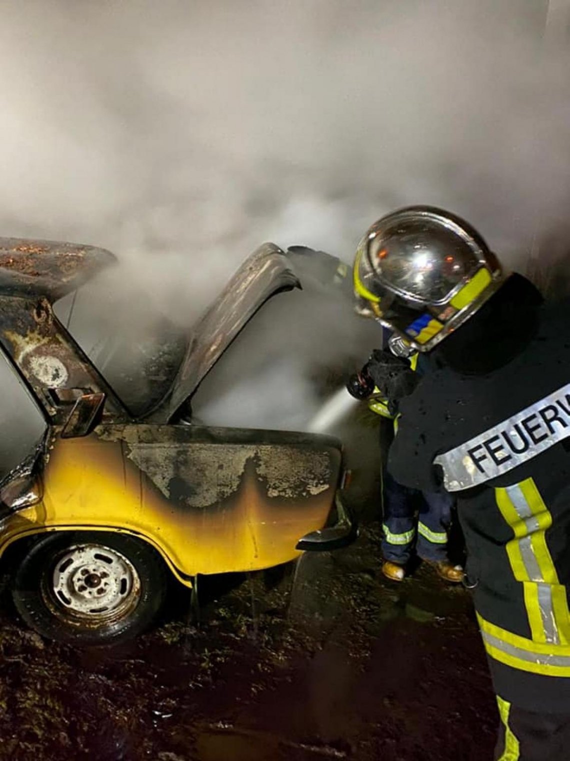 В Рівному повністю згорів автомобіль