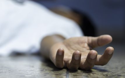 В одній із багатоповерхівок Рівного знайшли тіло мертвого чоловіка