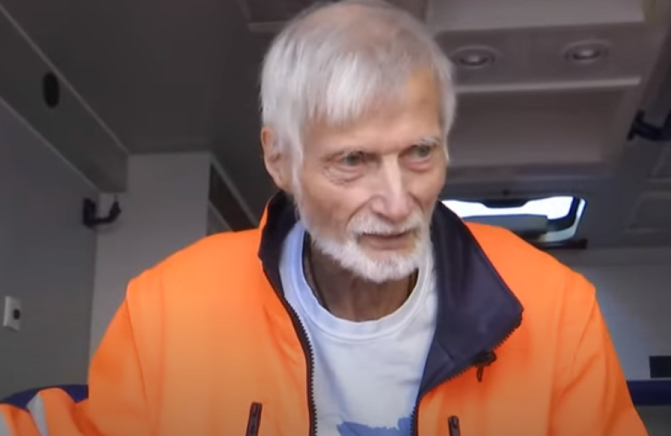 «Витратив усі свої заощадження та власноруч пригнав реанімобіль»: як 82-річний німець допомагає ЗСУ