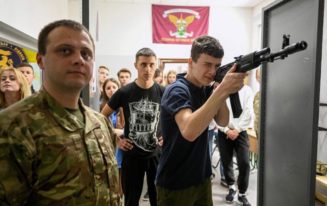 Військова підготовка в університетах: на Рівненщині розпочнеться у вересні