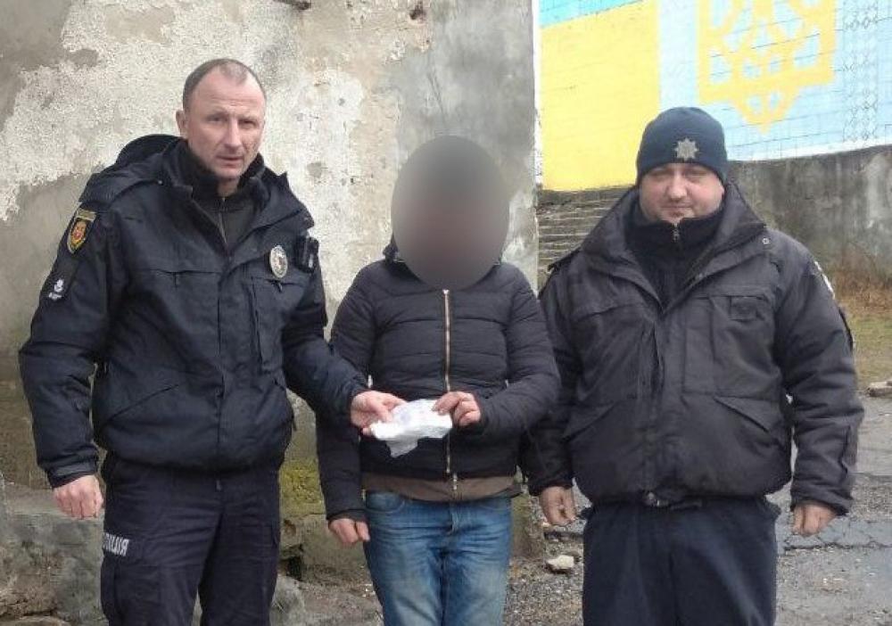 Вкрала виручку у підприємиці