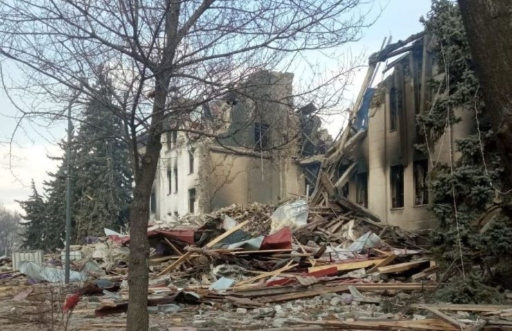 Внаслідок авіаудару по драмтеатру Маріуполя могли загинути близько 300 людей
