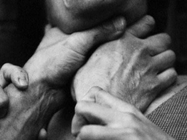 Задушив матір та пішов по її пенсію: на Рівненщині засудили чоловіка