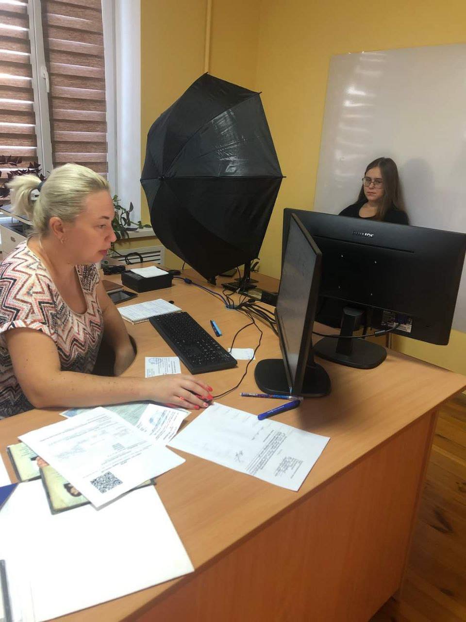 Закордонні та українські паспорти виготовляють у дев’яти ЦНАПах Рівненщини