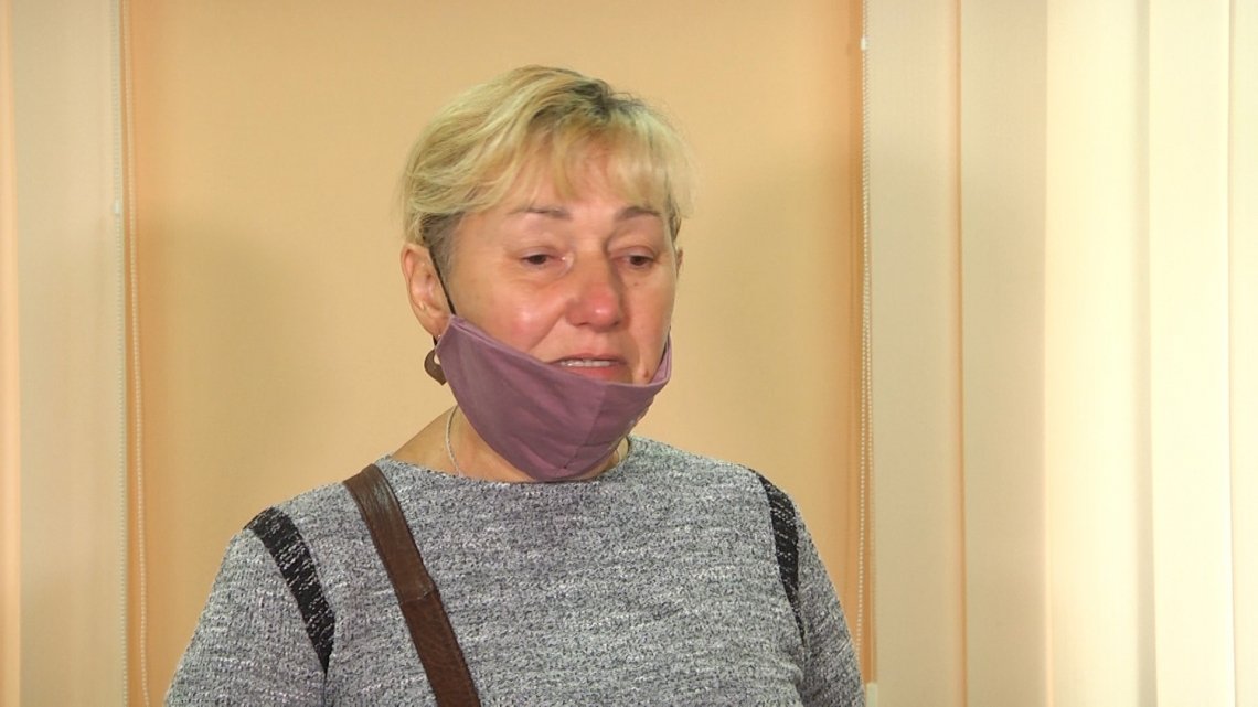 Здолбунівчанка переїхала в село, бо боїться сусіда