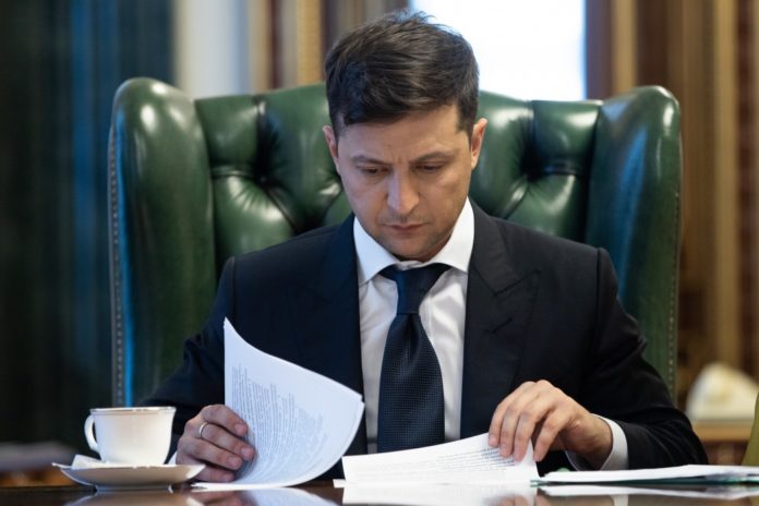 Зеленський підписав указ про відміну призову на термінову службу – що відомо