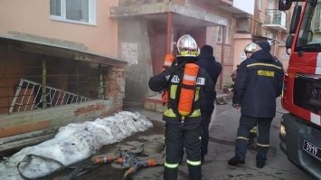 У Рівному на Замковій загорівся будинок
