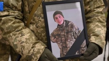 У Рівному прощалися з героєм, який врятував двадцятьох побратимів