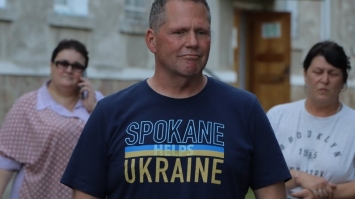 Американський волонтер вісім років допомагає українцям 