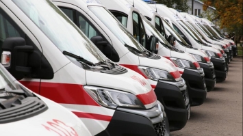 Автомобілі «швидкої» виставлять на аукціон, щоб потім передати на фронт
