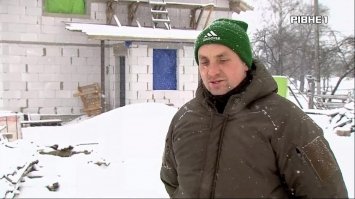 Багатодітна родина кіборга з Березнівщини досі живе у родичів 