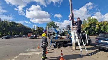 Блоки резервного живлення встановили на світлофорах у Рівному