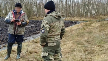 Бурштинокопачі побилися з поліцейськими 