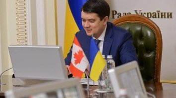 Чи введуть в Україні комендантську годину?