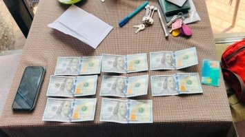 Чоловіки тікали за кордон нібито на навчання: розкрито схему