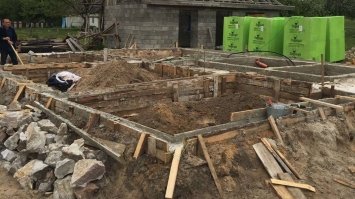 Для кіборга з Березнівщини, в якого згорів будинок, розпочали зводити житло