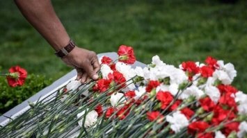 Донька відмовилась ховати матір.