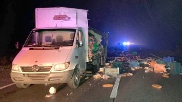 Дорогу засипало... хлібом