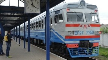 Два потяги з Рівненщини затримуються у дорозі