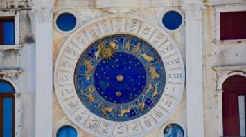 Гороскоп на 2 червня: Діви розірвуть стосунки, а Козерогам слід звернути увагу на знаки долі