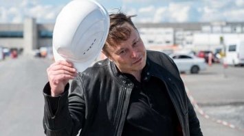 Ілон Маск багатший, ніж Білл Гейтс і Воррен Баффет разом