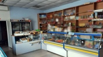 Кілька разів вдарив ножем: у Вараші чоловік напав на продавчиню магазину