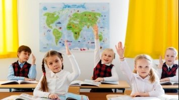 Коли рівненські школярі повернуться за парти?