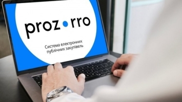 Легковий автомобіль, ремонт приміщення ЦНАПу та ліфтів у Рівному: які тендери проводять громади Рівненщини
