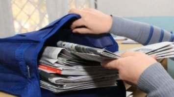Листоноша з Кореччини обікрала 9 пенсіонерів 