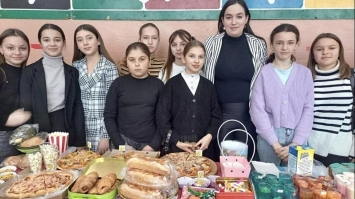 На благодійному ярмарку школярі Рокитного зібрали 30 тисяч для ЗСУ