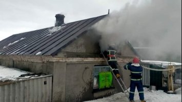 Під час пожежі на Дубенщині згоріла 1 тонна грубих кормів