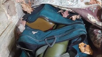 На Рівненщині біля кордону з Білоруссю знайшли тайник зі зброєю (ФОТО)