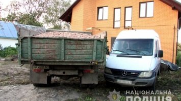 На Рівненщині п`яний чоловік вкрав вантажівку з картоплею та ганяв на ній по селу (ФОТО)
