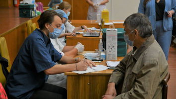 На Рівненщині радять не відкладати вакцинування – йде наступна «хвиля» COVID-19
