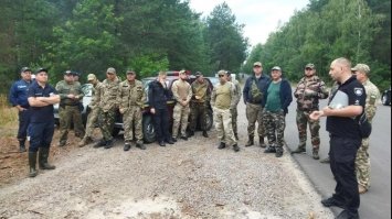На Рівненщині триває пошук чоловіка, який поїхав в ліс по ягоди