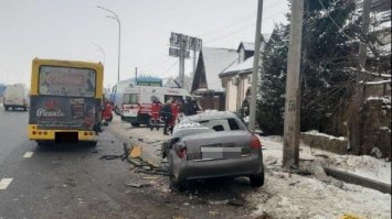 На Рівненщині у ДТП потрапила маршрутка