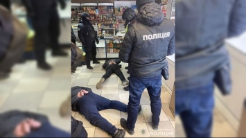 На Житомирщині викрили групу рекетирів, які вимагали надумані борги